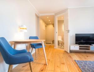 TV a/nebo společenská místnost v ubytování Dream Stay Apartment with Free Parking close to Central Bus Station