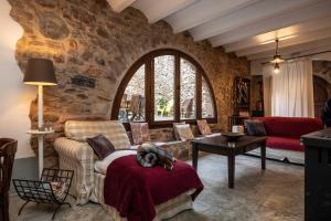 A seating area at Casa Rural de Benitandús