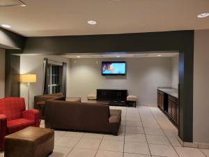 TV a/nebo společenská místnost v ubytování Extend-a-Suites - Extended Stay, I-40 Amarillo West