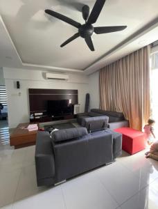 Posezení v ubytování LA 16 HOMESTAY Putrajaya Dwiputra + 5 fotografií