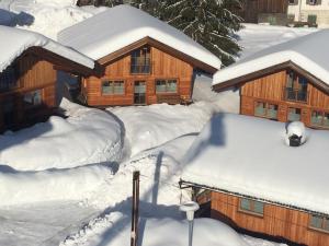 Ferienhütten Lechtal Chalets v zimě