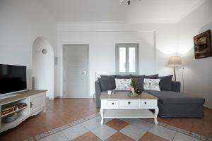 Gallery image of Orelia in Kamari +12 photos