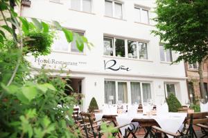 Restaurace v ubytování Hotel Restaurant Rüwe + 9 fotografií