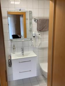 Koupelna v ubytování Gästehaus Köglmaier