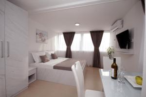 Gallery image of Apartments Residence Dj in Petrovac na Moru