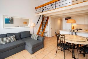 Prostor za sedenje u objektu Apartment Cadaques