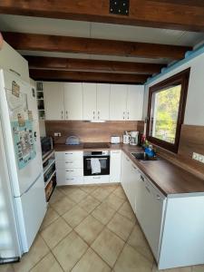 Kuchyňa alebo kuchynka v ubytovaní Spokopoulos apartment