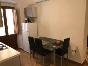 A kitchen or kitchenette at Da Piero e Lidia