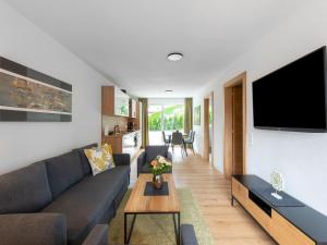 Telewizja i/lub zestaw kina domowego w obiekcie Apartment Alpenherz
