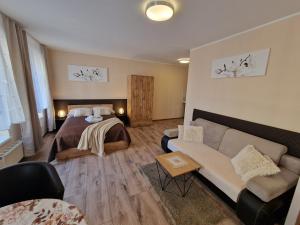 Posedenie v ubytovaní ApartHouse Apartamenty Centrum - In the city center Near the train station