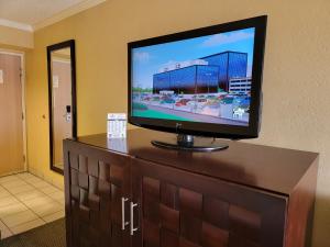 TV a/nebo společenská místnost v ubytování Extend-a-Suites - Extended Stay, I-40 Amarillo West