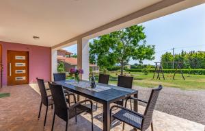 Vonkajšia záhrada v ubytovaní Apartment Melanie