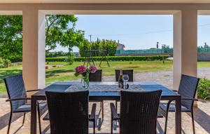 Vonkajšia záhrada v ubytovaní Apartment Melanie