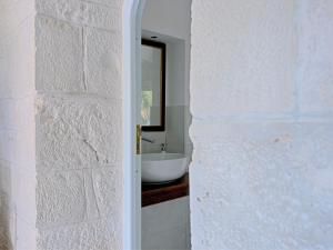 Koupelna v ubytování Trullo Santangelo