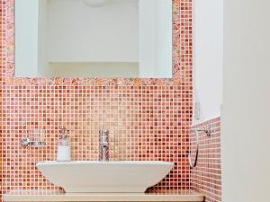 Koupelna v ubytování Trullo Santangelo