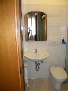 Koupelna v ubytování Hotel Adua