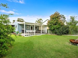 Gallery image of Hayes Beach House I Award Winner I 4 Mins to Beach in Callala Beach