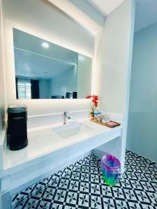 Afbeelding uit fotogalerij van Villa Serena in El Cajon