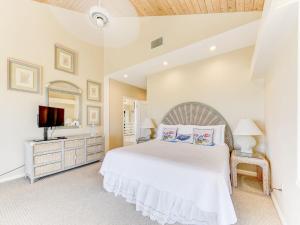 Gallery image of Ocean Pearl, 4 Bedrooms, Sleeps 13, Private Pool, Ocean Front in St. Augustine