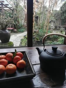 Garður fyrir utan WuYuan QiYe YanXiang Guesthouse
