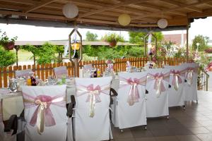 Restaurace v ubytování Patyi Étterem és Hotel