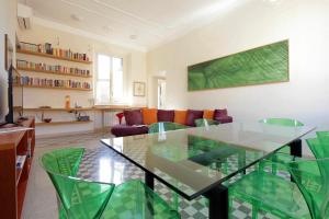 Posezení v ubytování Parioli Bellissimo 2br Con Terrazzo by Halldis