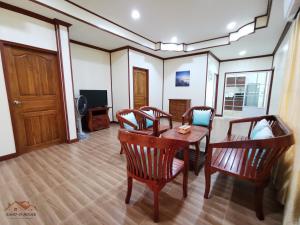 Area tempat duduk di Sand-D House Pool Villa A8 at Rock Garden Beach Resort Rayong