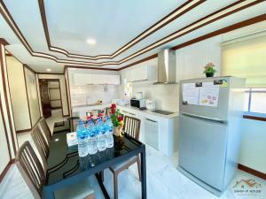 Photo de la galerie de l'établissement Sand-D House Pool Villa A6 at Rock Garden Beach Resort Rayong, à Ban Ao Makham Pom 9 autres photos