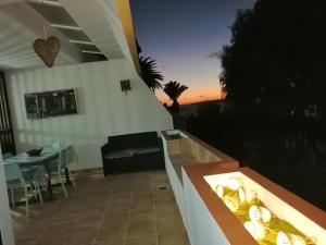 Balkon lub taras w obiekcie MARAVILLA Suite 140 m2 - 3 Bedrooms, Heated Pool