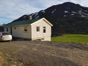 Gallery image of T-R Huset i Hellosan in Bøstad