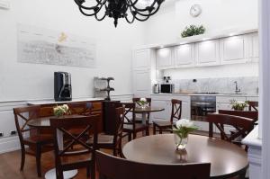 A kitchen or kitchenette at Il Salotto Di Firenze