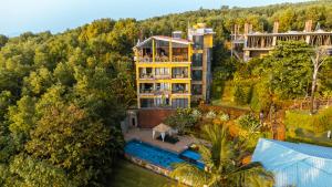 Kudle Beach View Resort And Spa Gokarna内部或周边的泳池