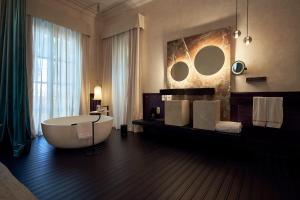 Kúpeľňa v ubytovaní Can Bordoy Grand House Hotel GL Preferred Hotel