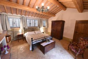 A seating area at Piccolo Borgo Gagnoni