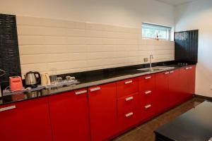 Kuchyň nebo kuchyňský kout v ubytování JJ RESORT (VILLA)