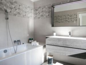 Koupelna v ubytování Holiday Home Casa Ludiana by Interhome