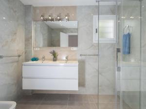 Kúpeľňa v ubytovaní Holiday Home La Palmera by Interhome