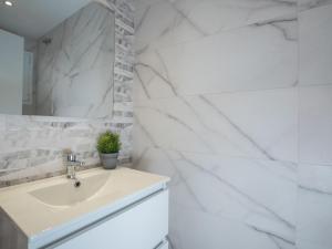 Kúpeľňa v ubytovaní Holiday Home La Palmera by Interhome