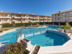 The swimming pool at or close to Apartment Edificio Tamarius by Interhome