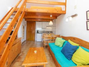 A kitchen or kitchenette at Apartment Edificio Tamarius by Interhome