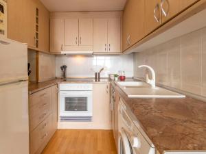 Η κουζίνα ή μικρή κουζίνα στο Apartment Engelbert by Interhome +14 φωτογραφίες
