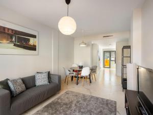 Posezení v ubytování Apartment Alegría Village by Interhome