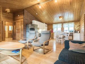 Kuchyň nebo kuchyňský kout v ubytování Holiday Home Paroni by Interhome