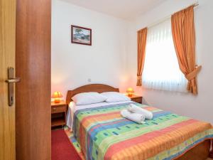 Posteľ alebo postele v izbe v ubytovaní Apartment Bonex-4 by Interhome