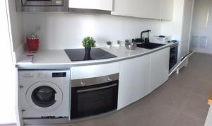 Kuchnia lub aneks kuchenny w obiekcie Stunning Apartment close to golf Mijas Spain