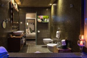 A bathroom at Colonna Suite Del Corso
