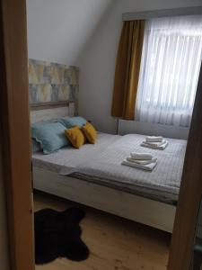 Šumske priče Divčibare客房内的一张或多张床位