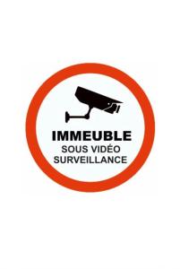 un cartel que lee una canción inamovible videovigilancia en L'Arizona, en Saint-Étienne 4 fotos más