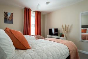 Gallery image of Lawsons Place - Family-Friendly Apartment with Parking on Babbacombe Downs in Torquay in Torquay