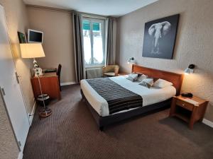 Gallery image of Logis Hotel Le Cerf in Briare